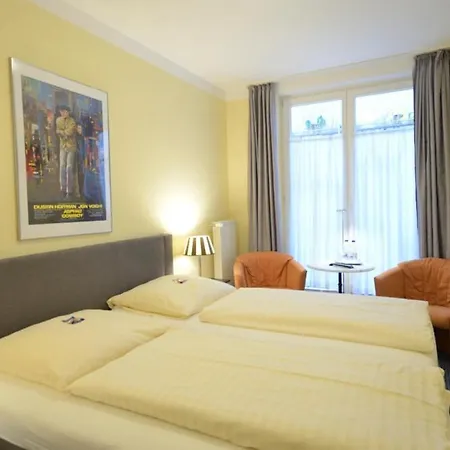ALPHA Hotel Garni-2